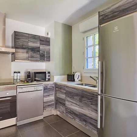 Aparthotel Odalys Le Domaine De Lana 3*